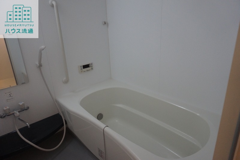 バス・シャワールーム　※同タイプ別号室のお写真です