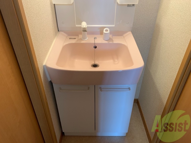 洗面設備　洗面台は独立しています。朝の身支度はこちらでどうぞ～