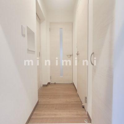 玄関　※写真は別号室のものですので現状優先とさせていただきます