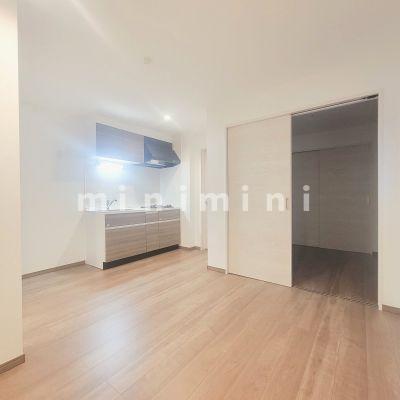 居室・リビング　※写真は別号室のものですので現状優先とさせていただきます