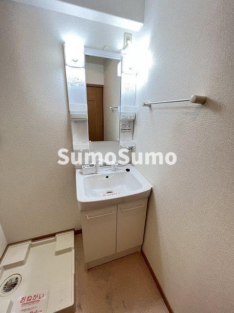 洗面設備　スペースが確保できる洗面所です