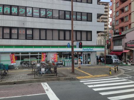 コンビニ　ファミリーマート福岡唐人町店（コンビニ）まで82m