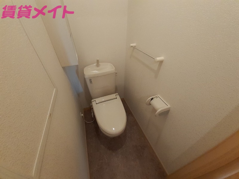 トイレ　同型参考写真