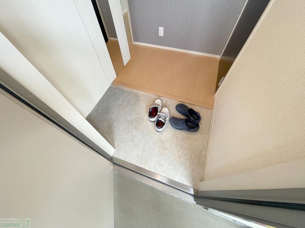 玄関　バルコニー