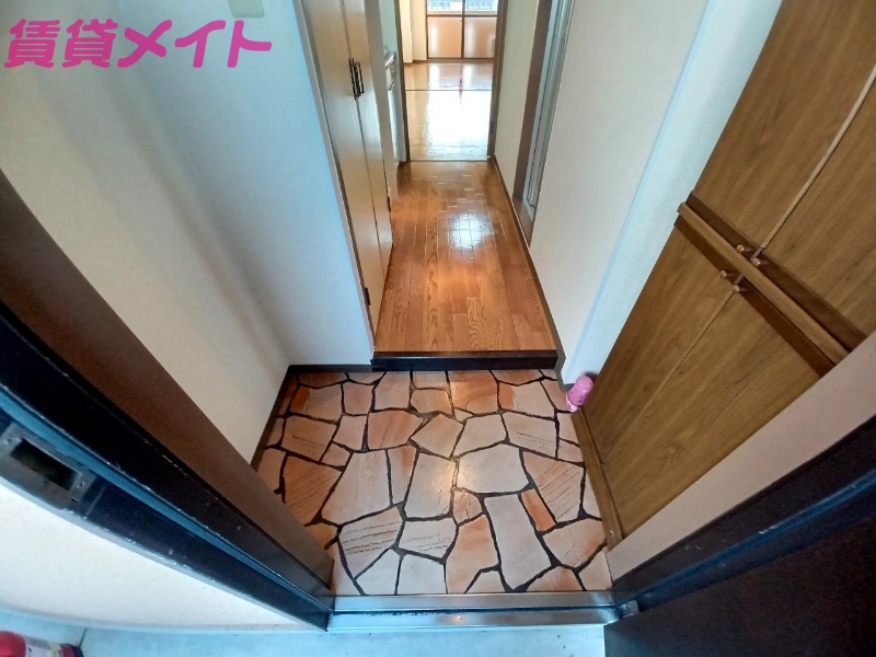 玄関　同物件別室写真