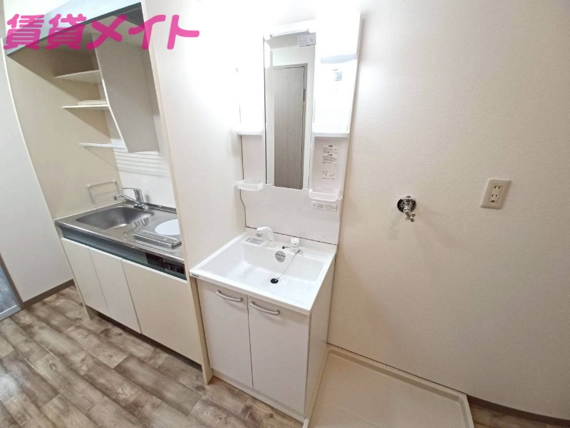 洗面設備　同型参考写真