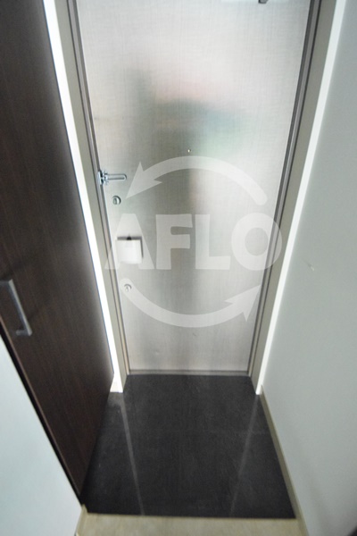 玄関　ボーベル南船場　玄関