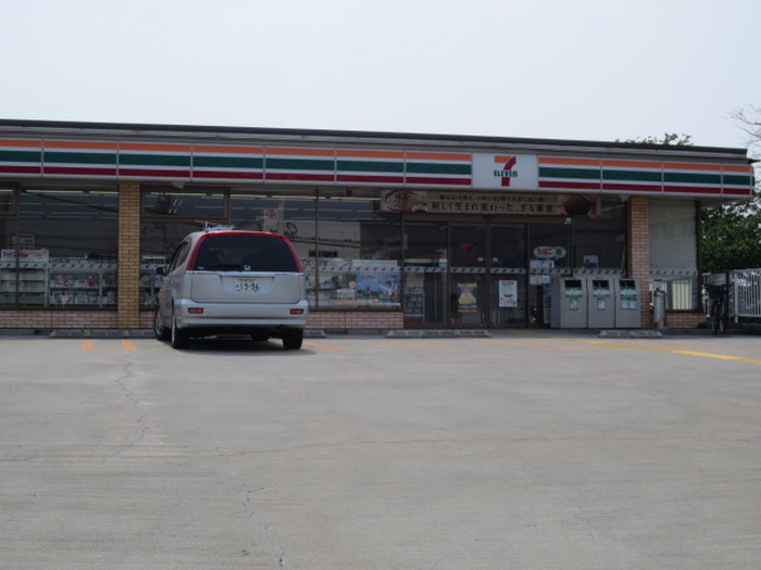 コンビニ　セブンイレブン（コンビニ）まで120m