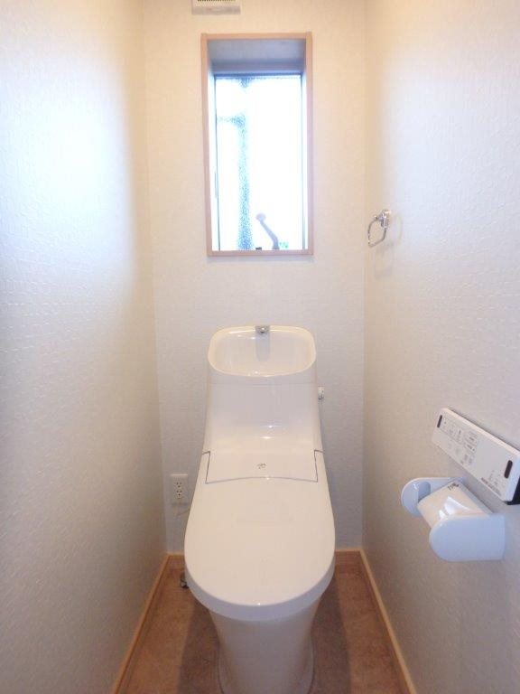 トイレ　温水洗浄便座