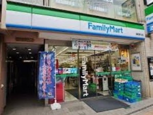 コンビニ　ファミリーマート 浦和駅北店（コンビニ）まで634m