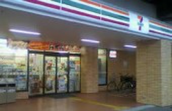 コンビニ　セブンイレブン（コンビニ）まで350m