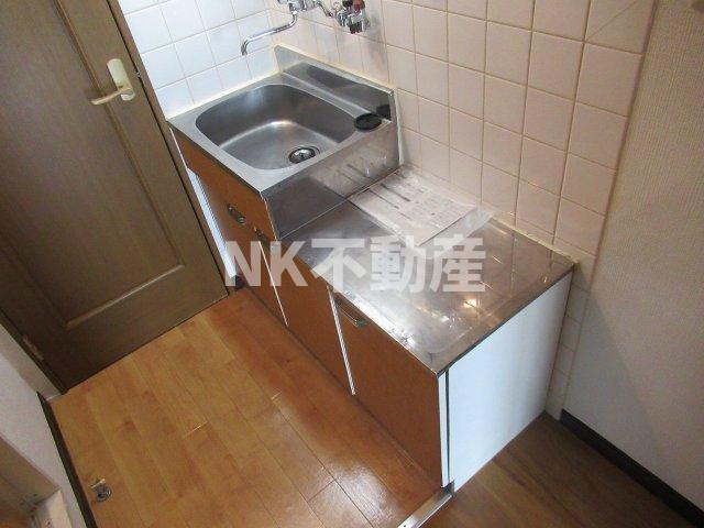 キッチン　コンパクトなキッチンで掃除もラクラク