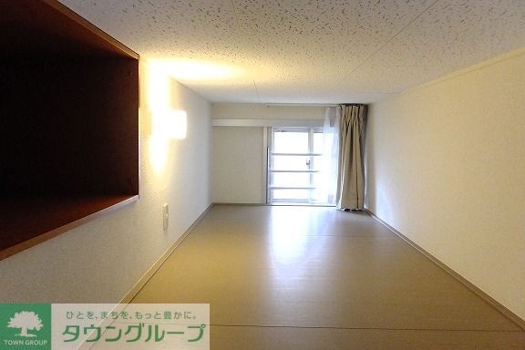 その他部屋・スペース　小窓付きの快適なロフト空間