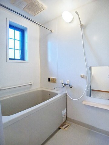 バス・シャワールーム　ゆったり過ごせるお風呂です