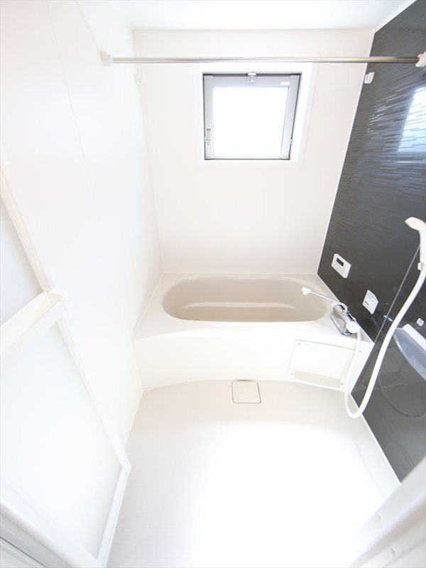 バス・シャワールーム　浴室暖房乾燥機付　追い焚き・オートバス機能付お風呂