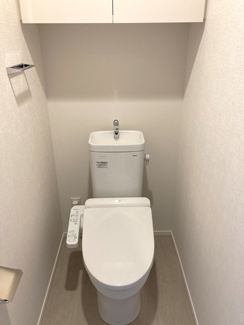 トイレ　※写真は同タイプ住戸です。