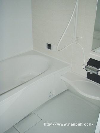 バス・シャワールーム　追焚き機能付き一坪バス