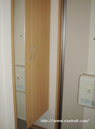 玄関　トールタイプのシューズボックス付き玄関