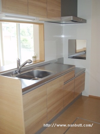 キッチン　人気のカウンターキッチン／窓付き