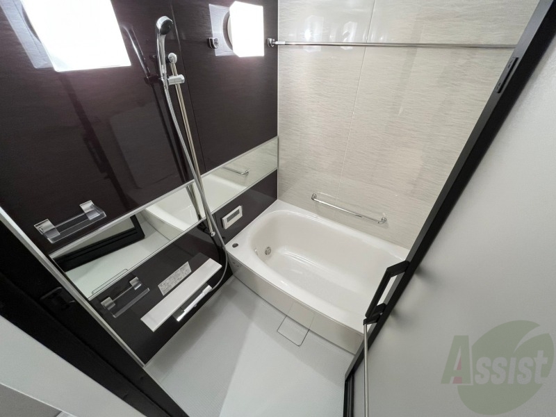 バス・シャワールーム　お風呂になります。一日の疲れを癒してくださいね。