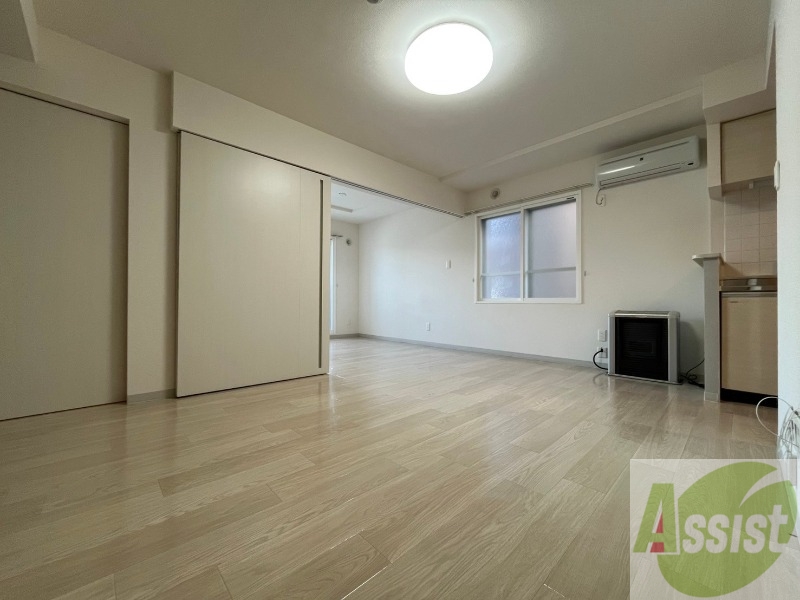 居室・リビング　広くてキレイなお部屋が広がっていて、充実した生活が送れそう。