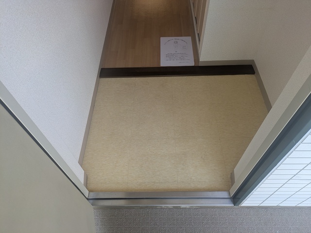 玄関　同タイプのお部屋です