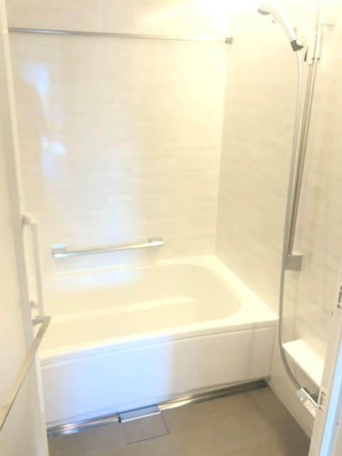 バス・シャワールーム　※写真は同タイプ住戸です。