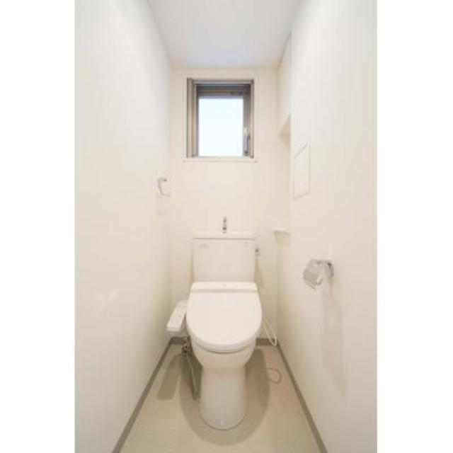 トイレ　※写真は同タイプ住戸です。