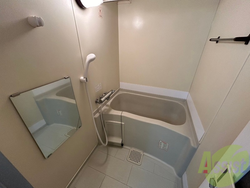 バス・シャワールーム　お風呂になります。一日の疲れを癒してくださいね。