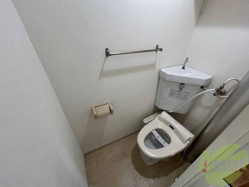 トイレ　シャワートイレになっているので快適です！