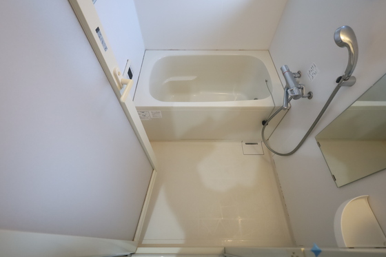 バス・シャワールーム　※別部屋の写真です