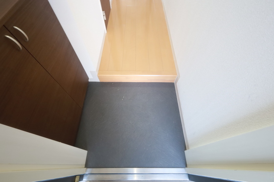 玄関　※別部屋の写真です