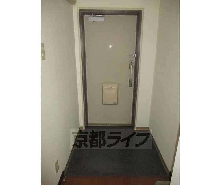 玄関　玄関入ってすぐのお部屋です