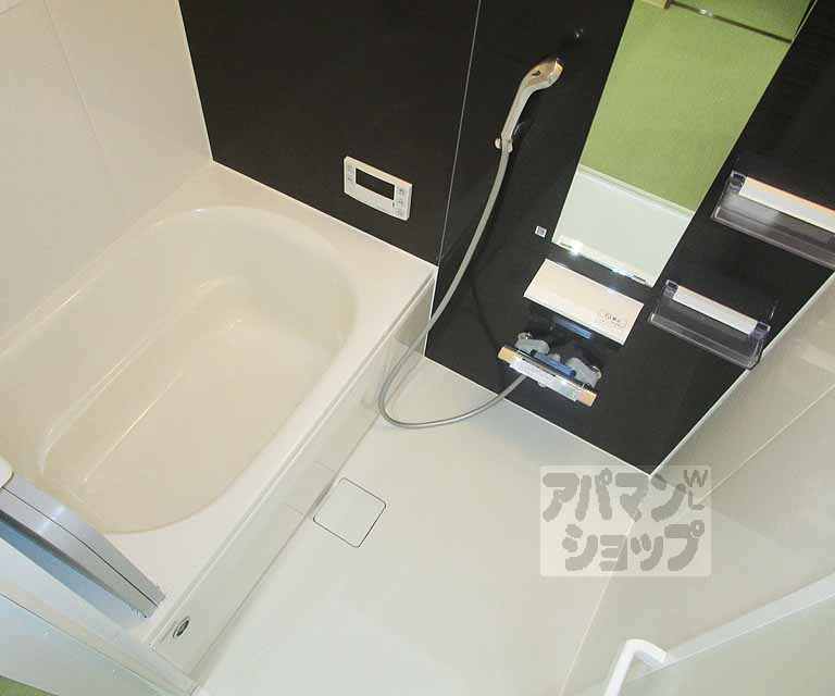 バス・シャワールーム　室内の写真です。