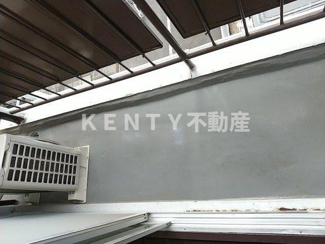 バルコニー　バルコニーからの眺めを楽しみながら食事をしませんか