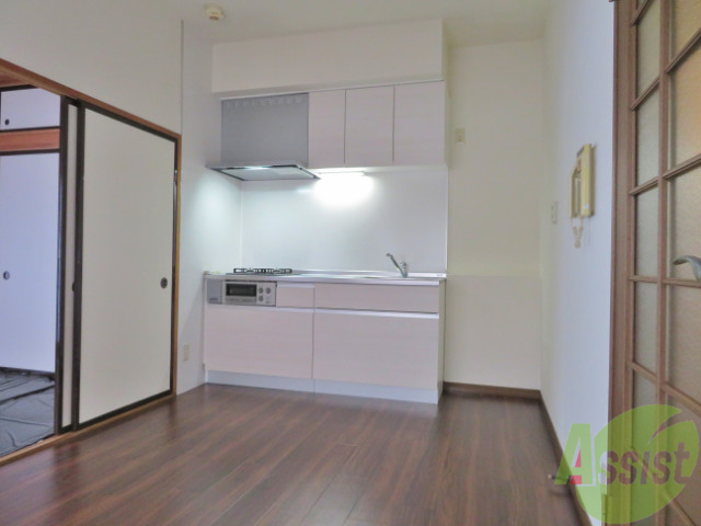 居室・リビング　陽の光が差し込む明るいお部屋は気持ちが良いですね。