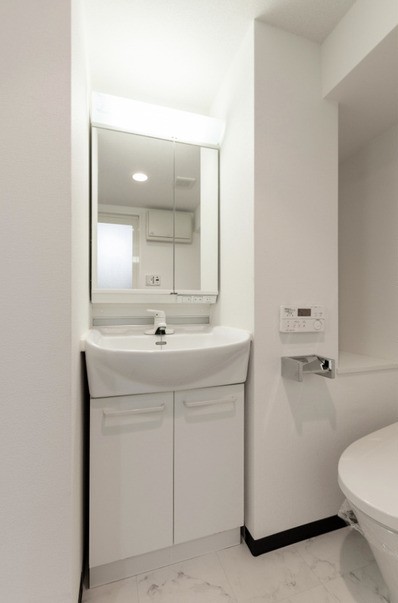 トイレ　落ち着いた色調のトイレです♪