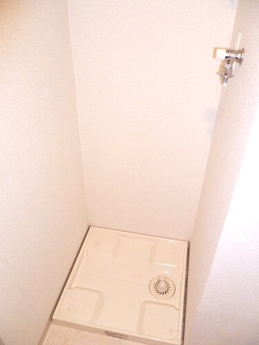 その他設備　室内洗濯機置場　※2012年4月撮影