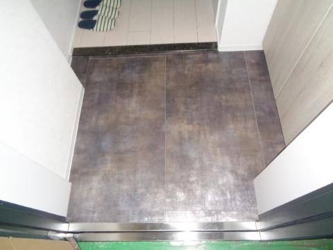 玄関　反転タイプのお部屋写真（イメージ）