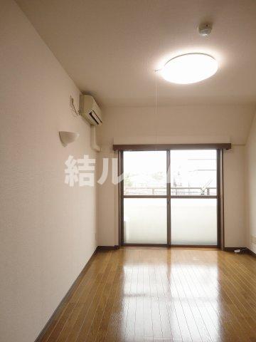 居室・リビング　別号室参考写真