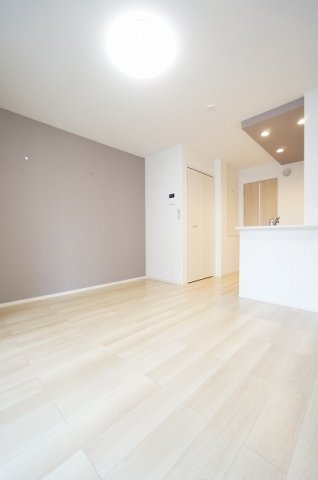 居室・リビング　こちらのリビングで趣味の時間をお楽しみください