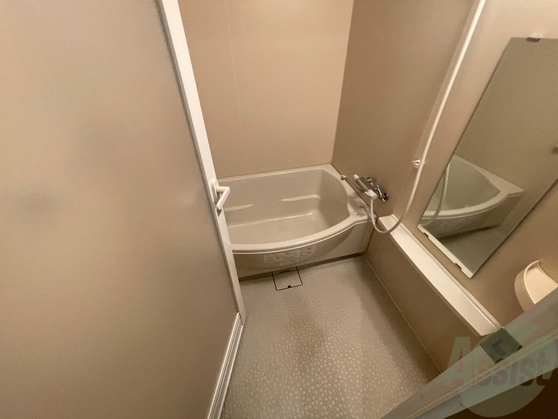 バス・シャワールーム　お風呂になります。一日の疲れを癒してくださいね。