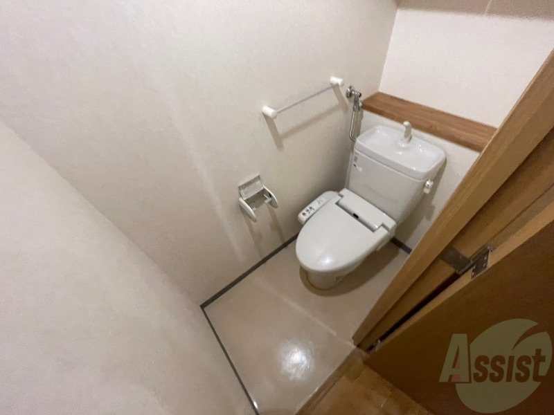トイレ　トイレです。ウォシュレット付を探している方、おすすめです。