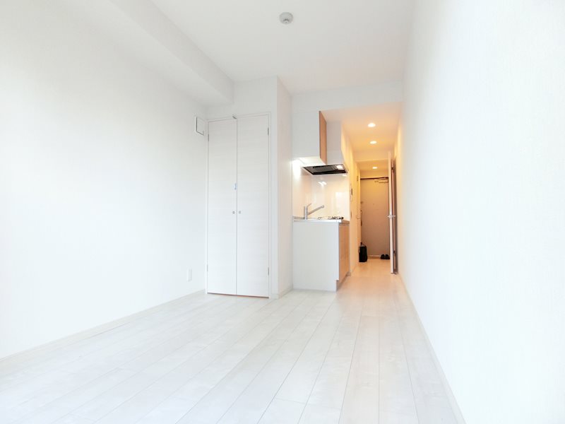 居室・リビング　別号室の参考写真となります。