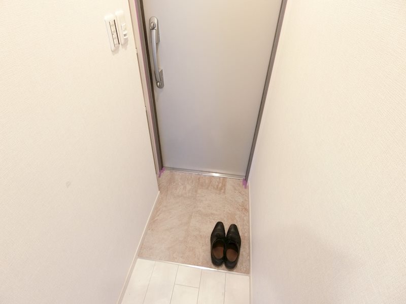 玄関　別号室の参考写真となります。