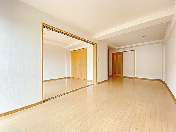 居室・リビング　初期費用分割可★ご希望の場所まで無料送迎サービス付♪