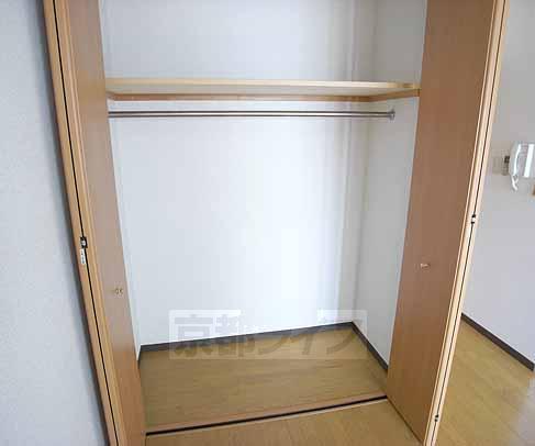 収納　荷物はこちらのクローゼットへ