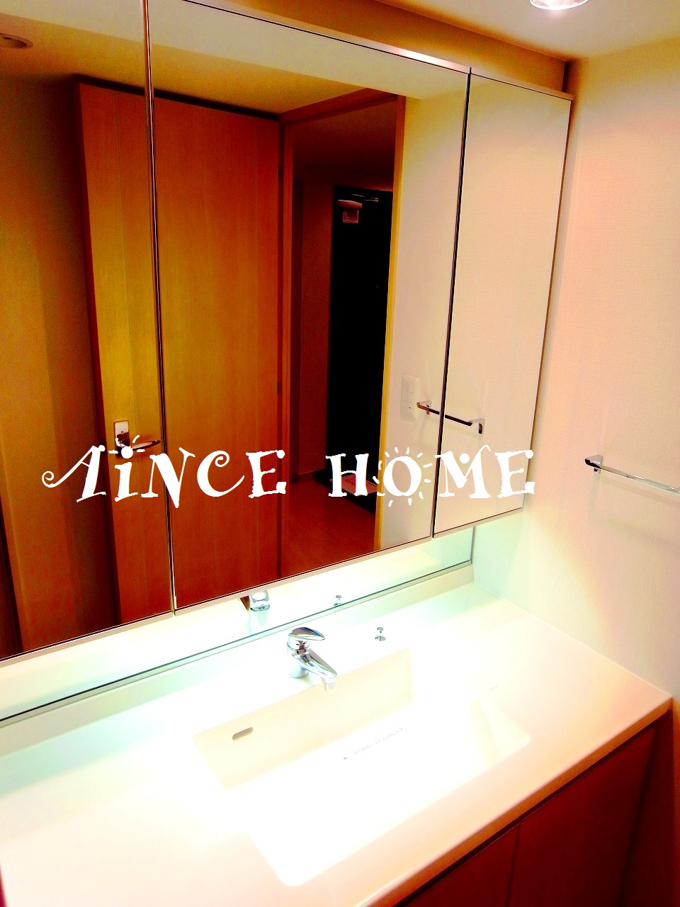 洗面設備　リノベーション前写真