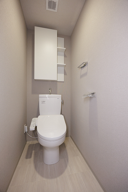 トイレ　※写真は同タイプ住戸です。