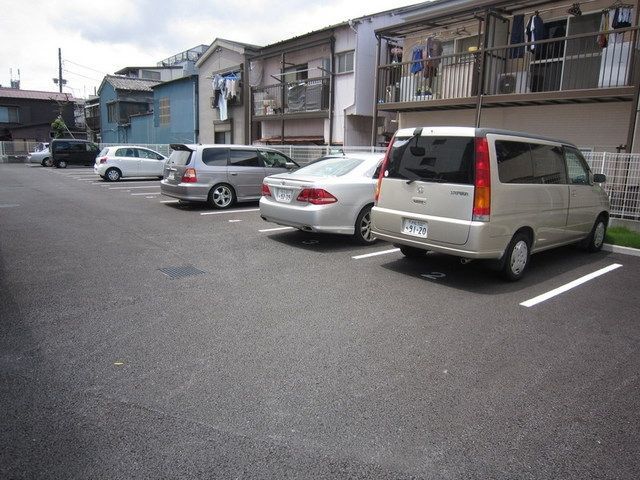 駐車場　駐車場
